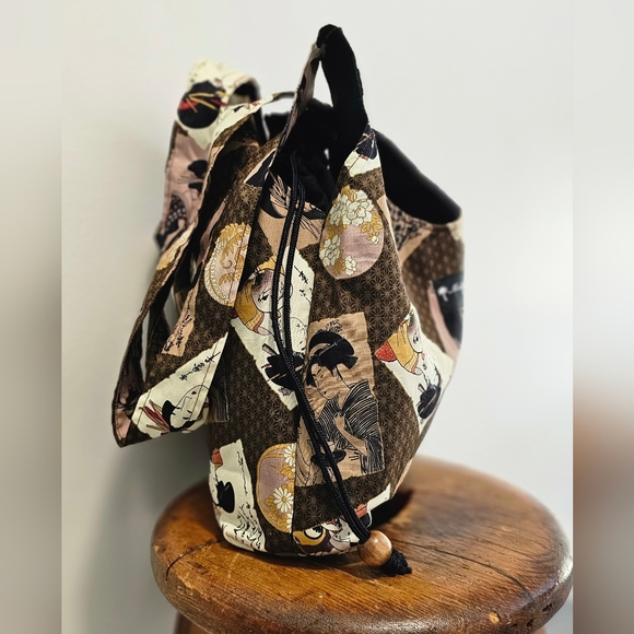 Mailelani's Kauai fabric drawstring tote bag. - Picture 4 of 10